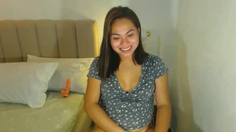 Snapshot of madame_ivy chatting on June 18, 9:14 am Ivy online show from June 18, 9:14 am