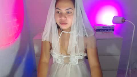 Snapshot of madame_ivy chatting on July 7, 5:21 am Ivy online show from July 7, 5:21 am
