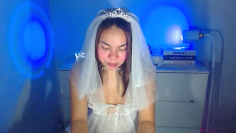 Snapshot of madame_ivy chatting on July 15, 6:51 am Ivy online show from July 15, 6:51 am