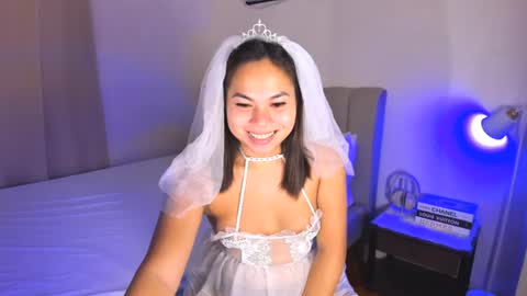 Snapshot of madame_ivy chatting on July 27, 7:04 am Ivy online show from July 27, 7:04 am