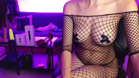 Madame La online show from November 16, 4:51 am