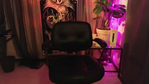Snapshot of madame_lia chatting on July 29, 9:29 am Madame La online show from July 29, 9:29 am