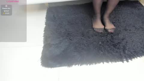 Snapshot of madameheels_ chatting on May 12, 12:13 pm Madame Carla online show from May 12, 12:13 pm