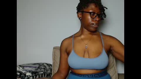 Snapshot of madamindigo chatting on February 10, 10:03 pm YourMadamIndigo online show from February 10, 10:03 pm