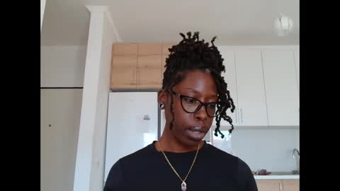 Snapshot of madamindigo chatting on February 21, 10:38 am YourMadamIndigo online show from February 21, 10:38 am