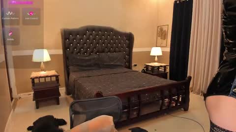 Snapshot of madammistressdominatrixxx chatting on December 2, 2:20 am Alison Kloss online show from December 2, 2:20 am