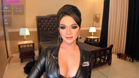 Snapshot of madammistressdominatrixxx chatting on January 13, 11:38 pm Alison Kloss online show from January 13, 11:38 pm