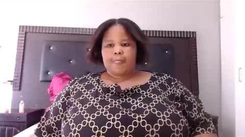 Snapshot of madamzee chatting on December 7, 7:05 am madamzee online show from December 7, 7:05 am