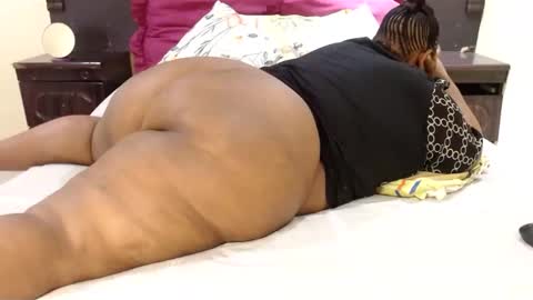 Snapshot of madamzee chatting on March 4, 11:29 am madamzee online show from March 4, 11:29 am