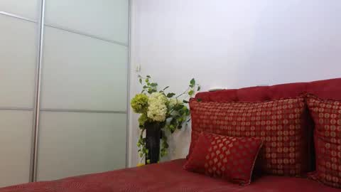 Snapshot of maddalena_ chatting on May 10, 8:47 pm Maddalena online show from May 10, 8:47 pm