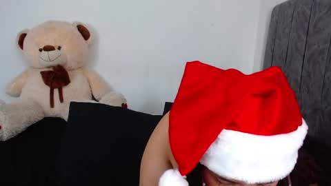 Maddie and Chelsea online show from December 28, 2:43 am