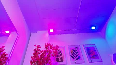 maddie_t18 online show from February 4, 11:42 pm