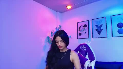 maddie_t18 online show from March 19, 11:25 am