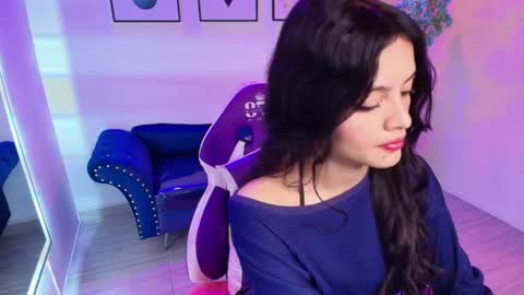maddie_t18 online show from April 29, 11:25 am