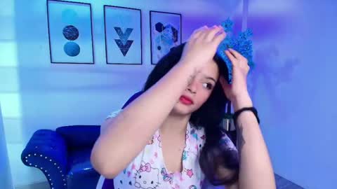maddie_t18 online show from May 1, 11:59 am