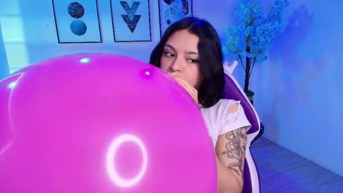 maddie_t18 online show from May 12, 11:40 am