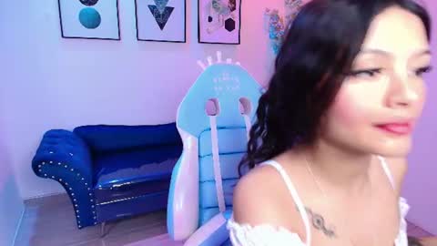 maddie_t18 online show from June 11, 11:19 am