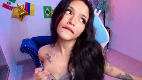maddie_t18 online show from June 17, 11:23 am