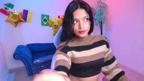maddie_t18 online show from June 19, 11:36 am