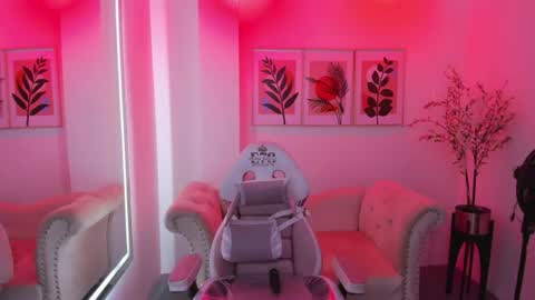 maddie_t18 online show from July 2, 11:27 am