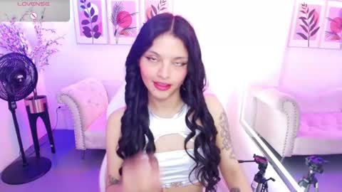 maddie_t18 online show from July 10, 11:24 am
