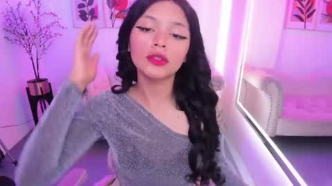 maddie_t18 online show from July 16, 11:38 am