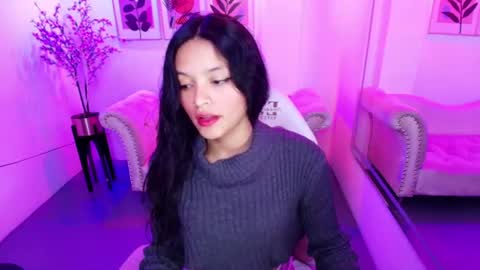 maddie_t18 online show from July 27, 11:28 am