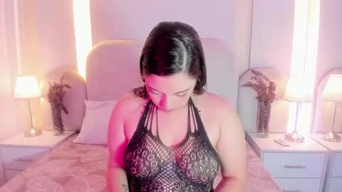 Snapshot of maddieevans_ chatting on December 4, 11:52 am Maddie online show from December 4, 11:52 am