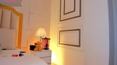    online show from March 6, 9:22 pm