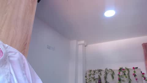 maddiie and clyde online show from November 18, 5:39 pm