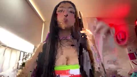 Maddie online show from March 13, 6:25 pm