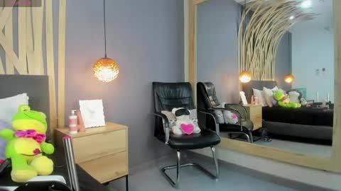 Snapshot of maddison_foxxx chatting on May 4, 1:07 pm Madisson online show from May 4, 1:07 pm