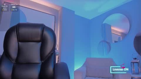 Snapshot of maddisonlowe chatting on November 8, 3:29 am Maddison online show from November 8, 3:29 am