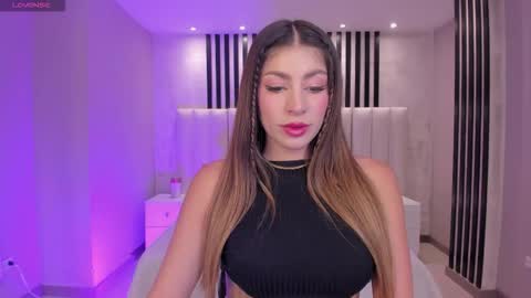 Snapshot of maddisontaylor chatting on September 16, 8:43 pm Maddison online show from September 16, 8:43 pm