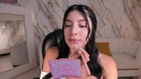 Snapshot of maddisontaylor chatting on May 17, 5:09 pm Maddison online show from May 17, 5:09 pm