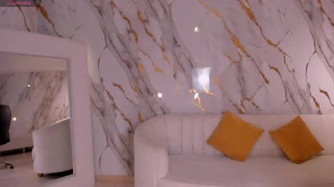 Snapshot of maddisontaylor chatting on May 20, 7:42 pm Maddison online show from May 20, 7:42 pm