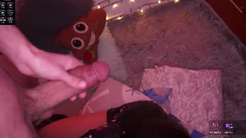 Snapshot of maddisrock chatting on December 16, 10:09 am madis online show from December 16, 10:09 am