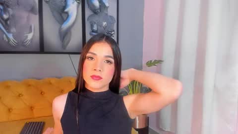 Snapshot of maddy__moon chatting on November 5, 4:34 am Maddy Moon online show from November 5, 4:34 am