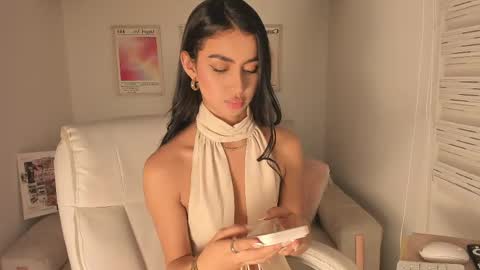 Snapshot of maddy_bronw chatting on May 15, 11:01 pm Maddy online show from May 15, 11:01 pm
