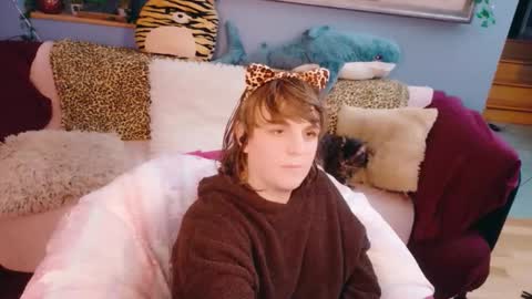 Snapshot of maddy_cat chatting on November 30, 11:20 pm Maddy Cat online show from November 30, 11:20 pm