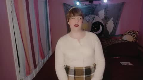 Snapshot of maddy_cat chatting on February 2, 2:05 pm Maddy Cat online show from February 2, 2:05 pm