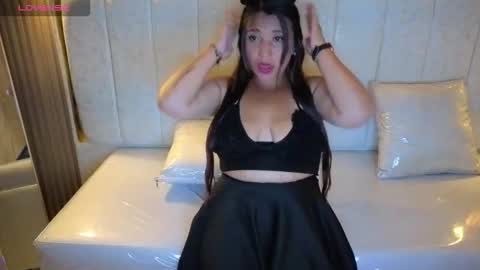 Snapshot of maddy_tx chatting on November 5, 3:06 am Online 2200 to 600 online show from November 5, 3:06 am