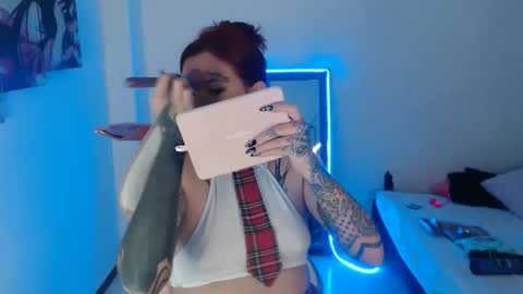 maddy_vicius19 online show from November 12, 9:36 pm