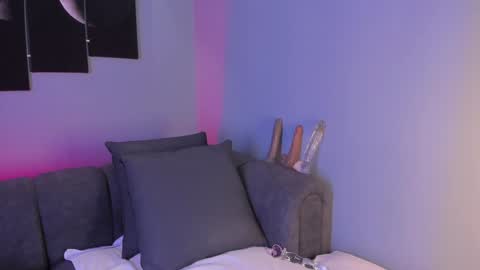 Maddy  online show from January 19, 9:45 pm