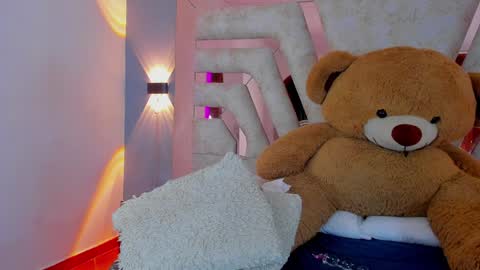  Maddy Crofft online show from January 26, 3:25 pm