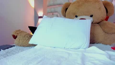  Maddy Crofft online show from February 24, 3:31 pm