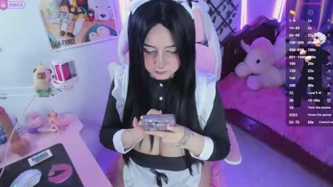 Snapshot of maddyfoox chatting on November 7, 2:17 pm Maddy Foox online show from November 7, 2:17 pm