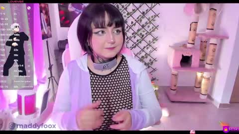 Maddy Foox online show from April 30, 10:14 pm