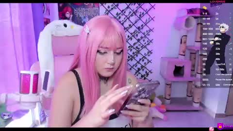 Snapshot of maddyfoox chatting on June 13, 10:08 pm Maddy Foox online show from June 13, 10:08 pm