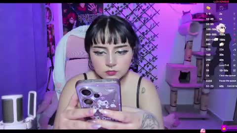 Snapshot of maddyfoox chatting on June 17, 12:57 am Maddy Foox online show from June 17, 12:57 am
